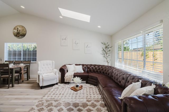 3414 Club Ln, Sacramento, CA 95821