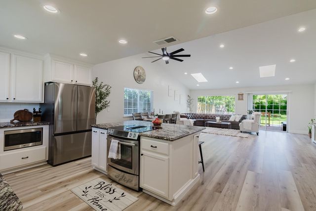 3414 Club Ln, Sacramento, CA 95821