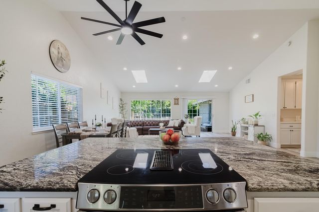 3414 Club Ln, Sacramento, CA 95821