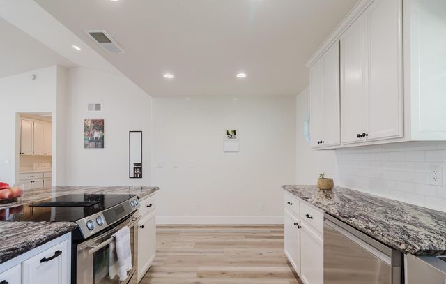 3414 Club Ln, Sacramento, CA 95821