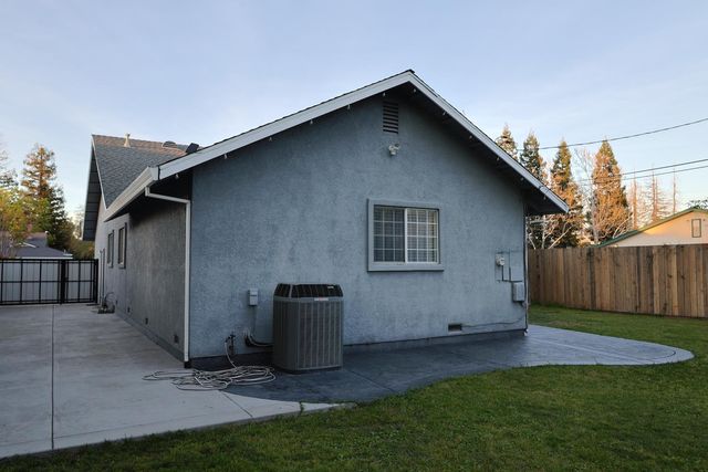 3414 Club Ln, Sacramento, CA 95821