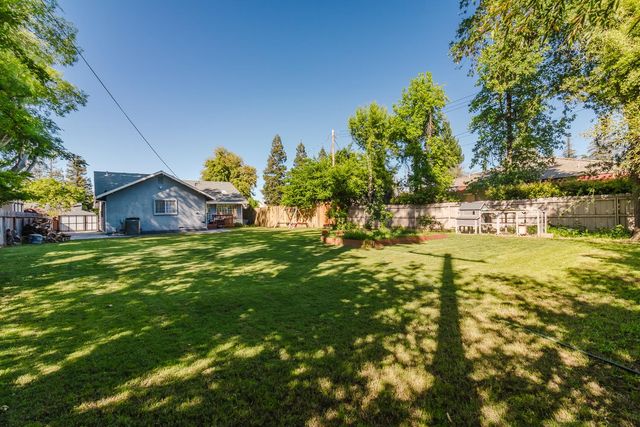 3414 Club Ln, Sacramento, CA 95821