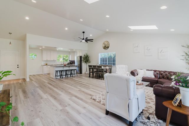 3414 Club Ln, Sacramento, CA 95821