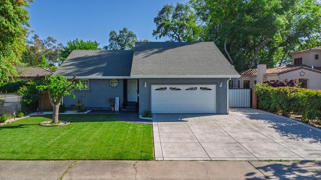 3414 Club Ln, Sacramento, CA 95821