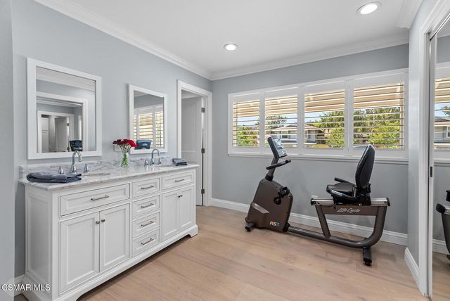 364 Longwood Court, Newbury Park, CA 91320