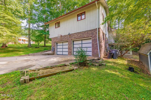 625 Dover Avenue, Mount Carmel, TN 37645