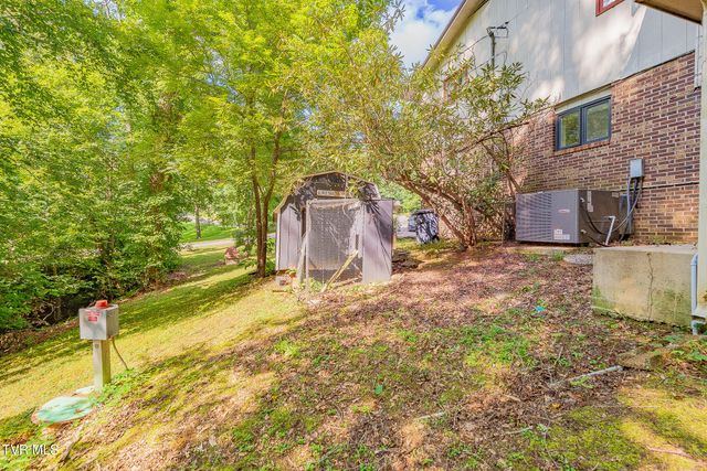 625 Dover Avenue, Mount Carmel, TN 37645