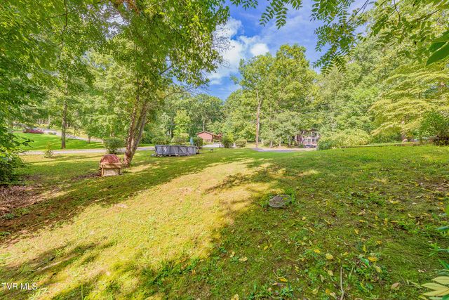 625 Dover Avenue, Mount Carmel, TN 37645