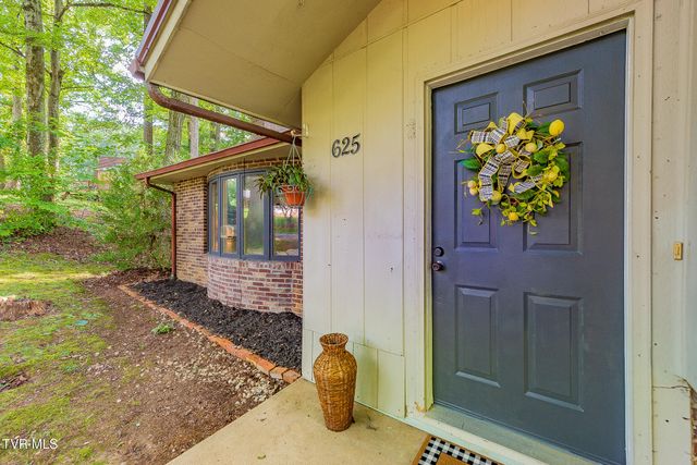 625 Dover Avenue, Mount Carmel, TN 37645