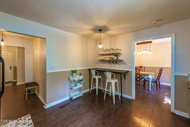625 Dover Avenue, Mount Carmel, TN 37645