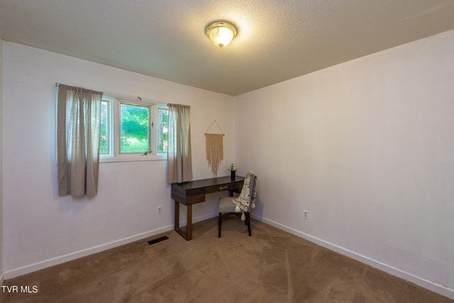 625 Dover Avenue, Mount Carmel, TN 37645