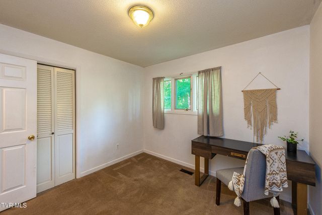 625 Dover Avenue, Mount Carmel, TN 37645