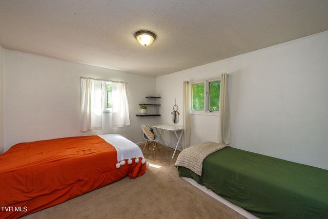 625 Dover Avenue, Mount Carmel, TN 37645