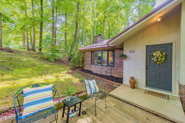 625 Dover Avenue, Mount Carmel, TN 37645