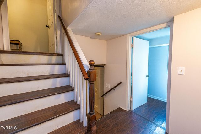 625 Dover Avenue, Mount Carmel, TN 37645