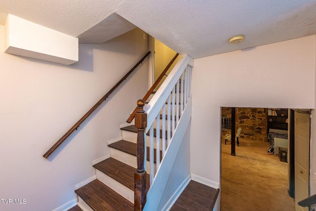 625 Dover Avenue, Mount Carmel, TN 37645
