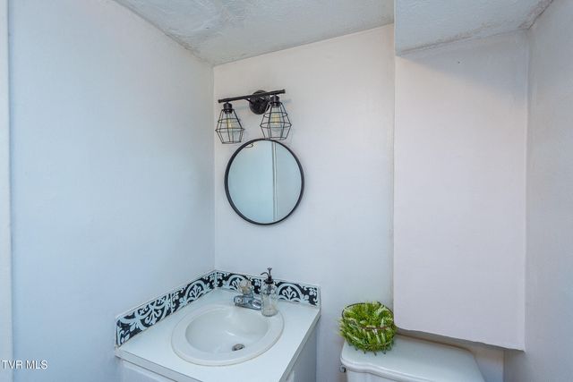 625 Dover Avenue, Mount Carmel, TN 37645