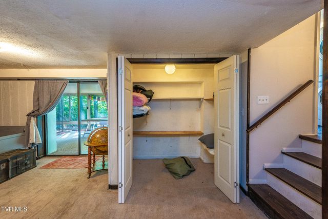 625 Dover Avenue, Mount Carmel, TN 37645