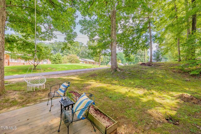 625 Dover Avenue, Mount Carmel, TN 37645