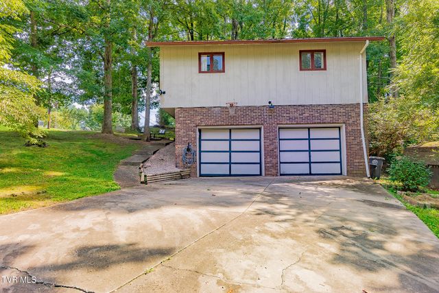 625 Dover Avenue, Mount Carmel, TN 37645