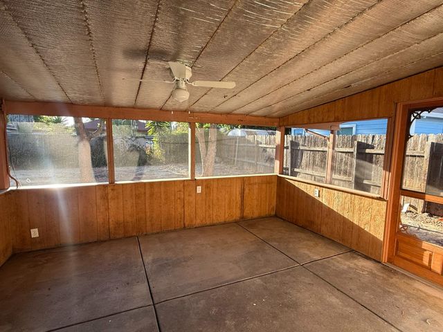 5420 70th St, Sacramento, CA 95820