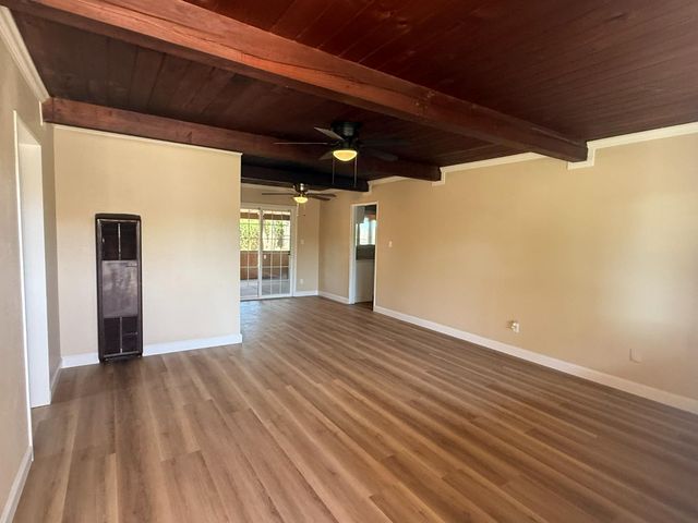 5420 70th St, Sacramento, CA 95820