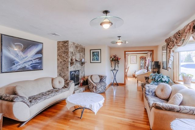 19 Miriam Road, Waltham, MA 02451