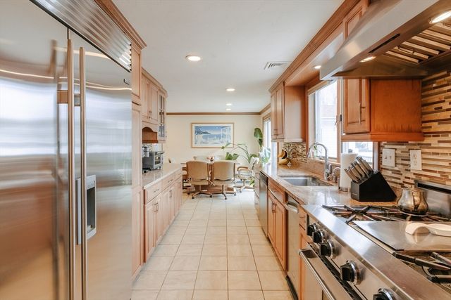 19 Miriam Road, Waltham, MA 02451