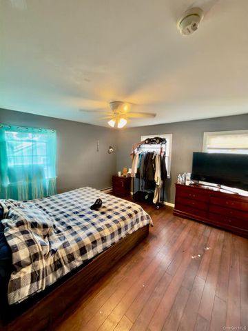 314 River Road, Shirley, NY 11967