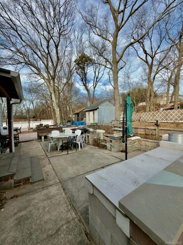 314 River Road, Shirley, NY 11967