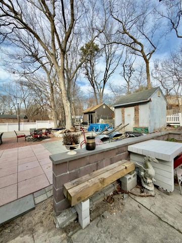 314 River Road, Shirley, NY 11967