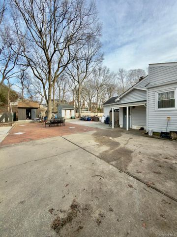 314 River Road, Shirley, NY 11967