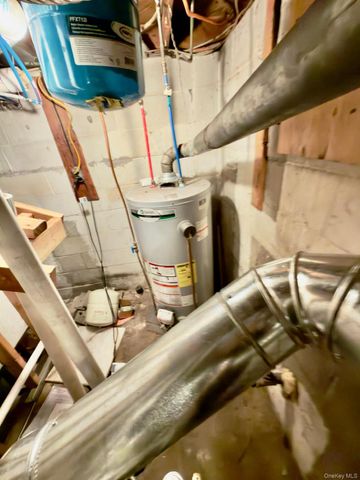 314 River Road, Shirley, NY 11967