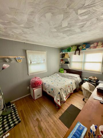 314 River Road, Shirley, NY 11967