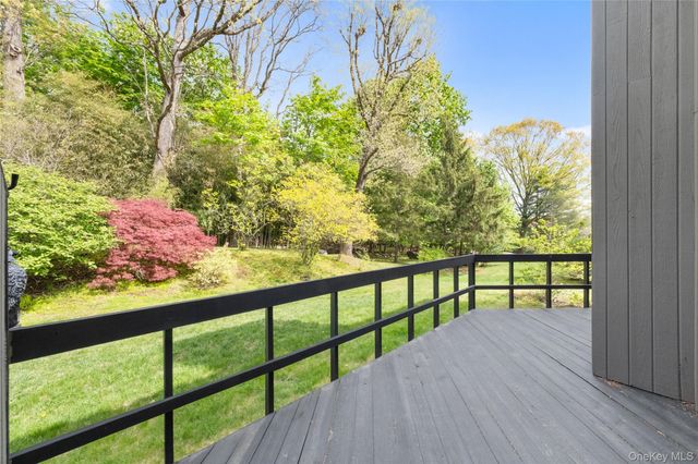 161 Stone Oaks Drive, Hartsdale, NY 10530