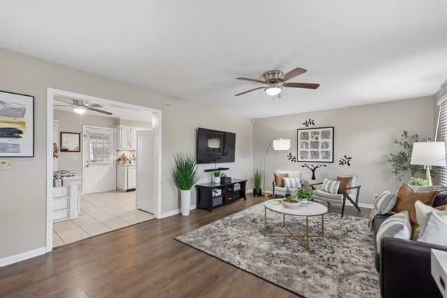 2014 Stonebrook Dr, Murfreesboro, TN 37128