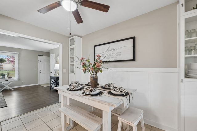 2014 Stonebrook Dr, Murfreesboro, TN 37128