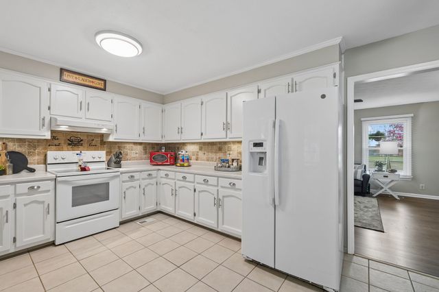 2014 Stonebrook Dr, Murfreesboro, TN 37128