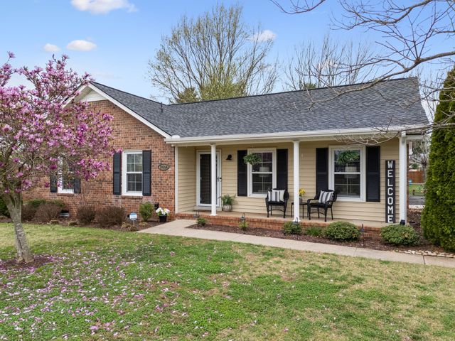 2014 Stonebrook Dr, Murfreesboro, TN 37128