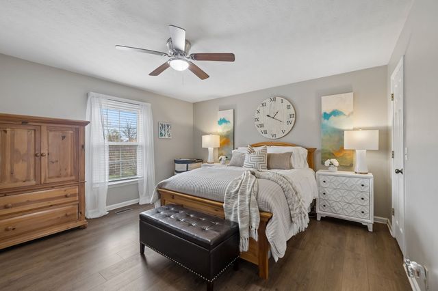 2014 Stonebrook Dr, Murfreesboro, TN 37128