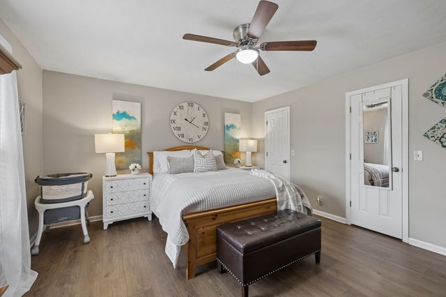 2014 Stonebrook Dr, Murfreesboro, TN 37128