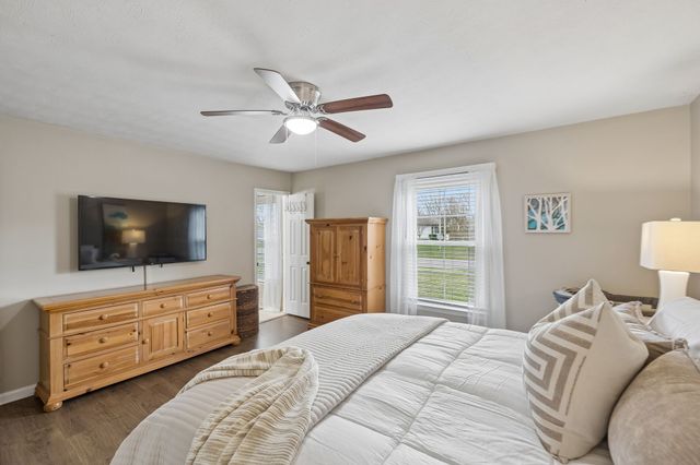 2014 Stonebrook Dr, Murfreesboro, TN 37128