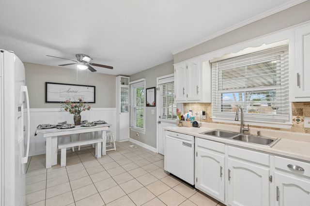 2014 Stonebrook Dr, Murfreesboro, TN 37128