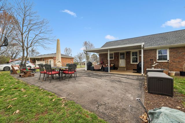 2014 Stonebrook Dr, Murfreesboro, TN 37128