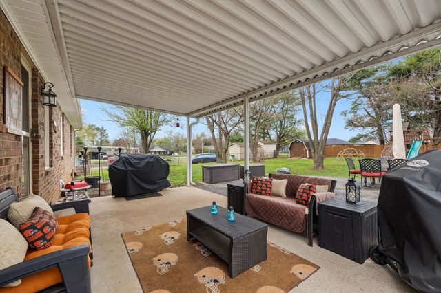 2014 Stonebrook Dr, Murfreesboro, TN 37128