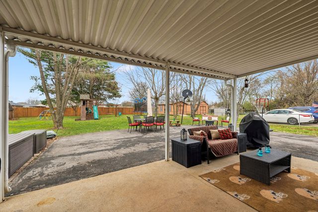 2014 Stonebrook Dr, Murfreesboro, TN 37128