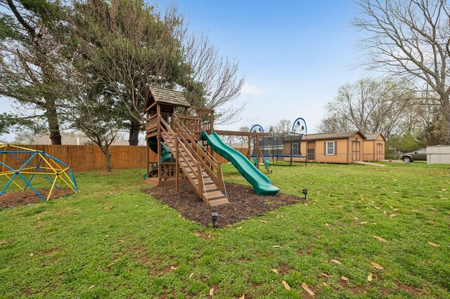 2014 Stonebrook Dr, Murfreesboro, TN 37128