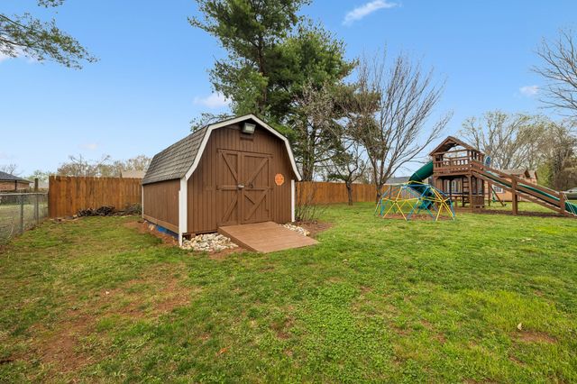 2014 Stonebrook Dr, Murfreesboro, TN 37128