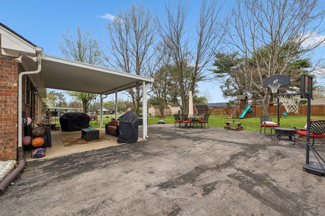 2014 Stonebrook Dr, Murfreesboro, TN 37128