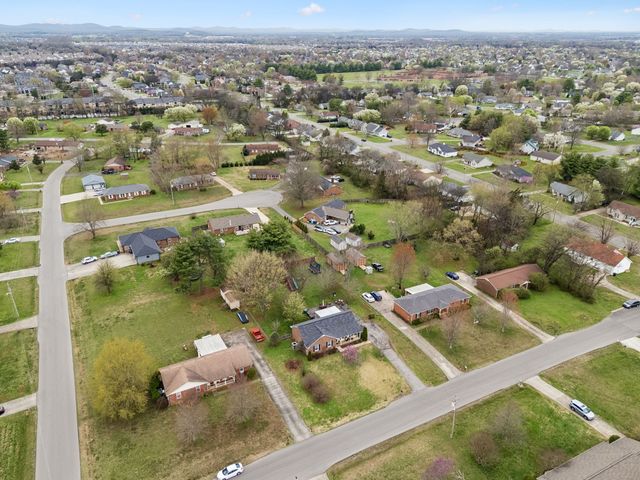 2014 Stonebrook Dr, Murfreesboro, TN 37128